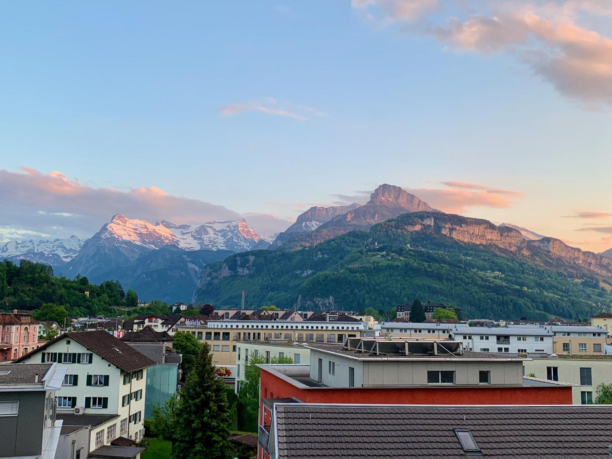 Luna O Mountainview O Pizzaoven Brunnen Extérieur photo